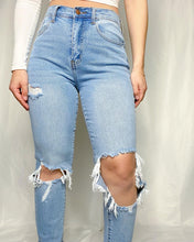 Load image into Gallery viewer, Just My Type Light Denim Distressed Boyfriend Jeans